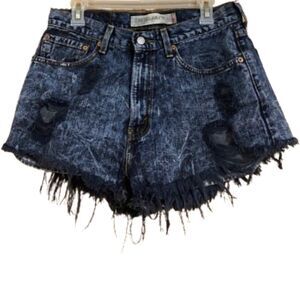 Levi’s Women’s Retro 505 Black Batwing Distressed w/ Frayed Hem Shorts Sz-28/29